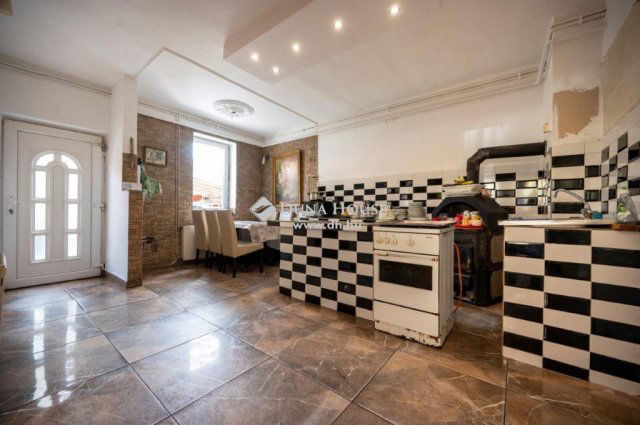 Eladó családi ház, Budaörsön 119.9 M Ft, 4 szobás