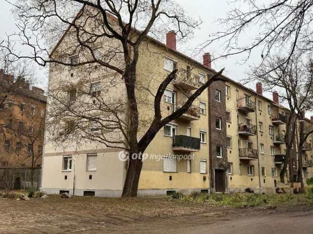 Eladó téglalakás, Debrecenben 58.5 M Ft, 2 szobás