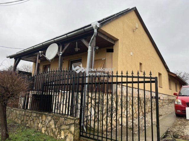 Eladó családi ház, Kókán 84.99 M Ft, 5 szobás