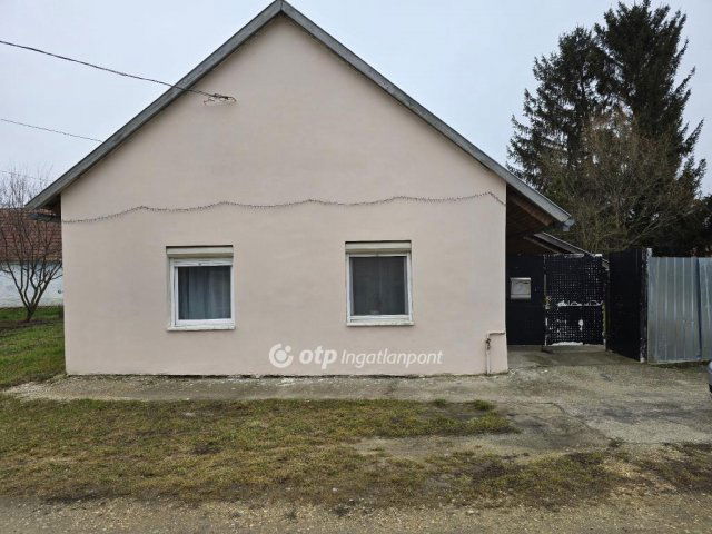 Eladó családi ház, Kemenesmagasin 23.9 M Ft, 2 szobás