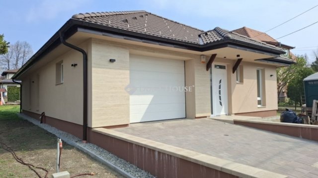 Eladó családi ház, Budapesten, XVI. kerületben 239 M Ft