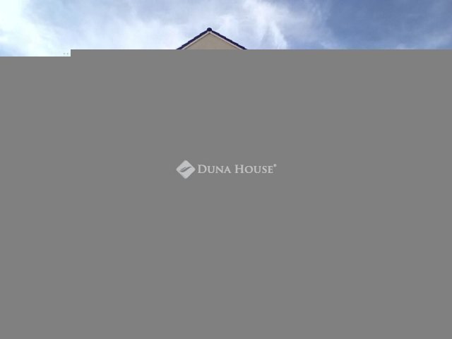 Eladó családi ház, Komáromban, Török Ignác utcában 95 M Ft