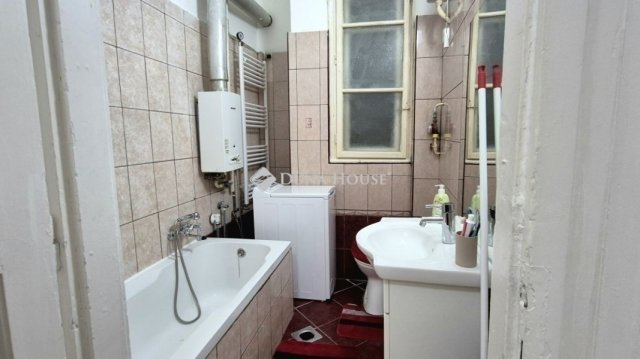 Eladó téglalakás, Budapesten, VIII. kerületben 66 M Ft, 2 szobás