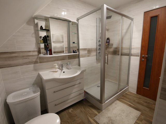 Eladó családi ház, Veszprémben 165 M Ft, 6 szobás