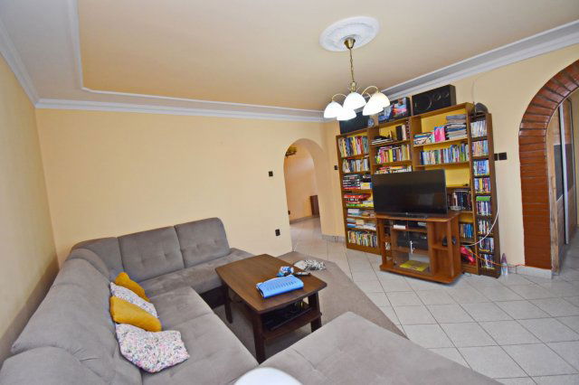 Eladó családi ház, Debrecenben 100 M Ft, 6 szobás