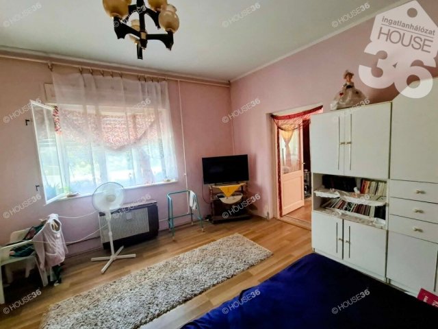 Eladó családi ház, Izsákon 26.9 M Ft, 2 szobás