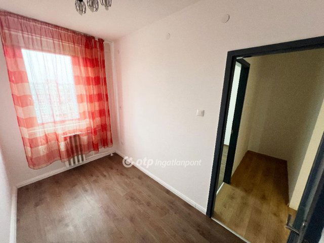 Eladó panellakás, Budapesten, III. kerületben 77.223 M Ft