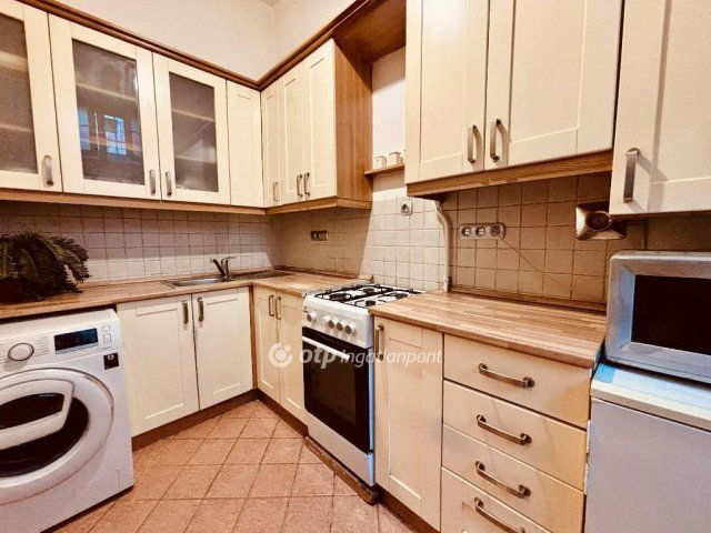 Eladó téglalakás, Budapesten, VII. kerületben 46.9 M Ft