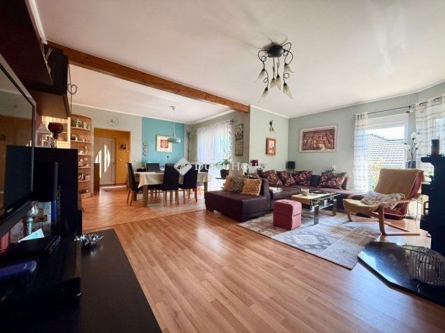 Eladó családi ház, Balatonfűzfőn 144.9 M Ft, 5 szobás