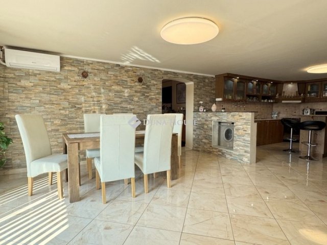 Eladó családi ház, Békéscsabán 89.9 M Ft, 6 szobás