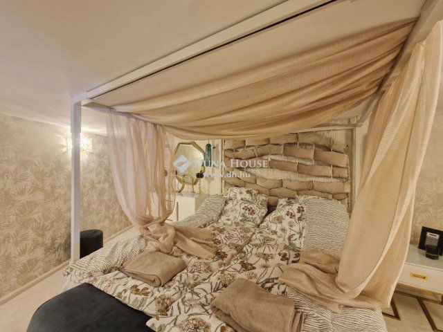 Eladó téglalakás, Siófokon 159 M Ft, 3 szobás