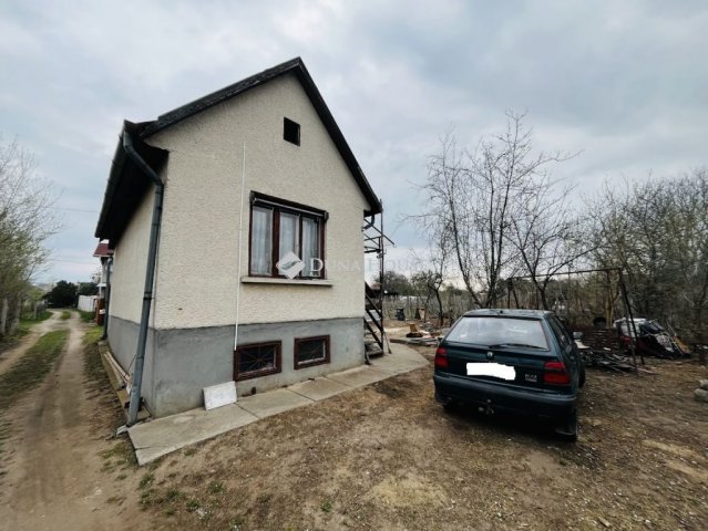Eladó családi ház, Monoron 25 M Ft, 2 szobás