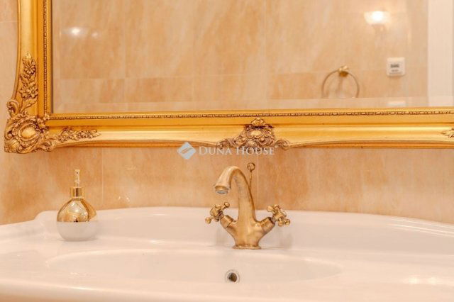 Eladó téglalakás, Budapesten, V. kerületben 268 M Ft, 4 szobás