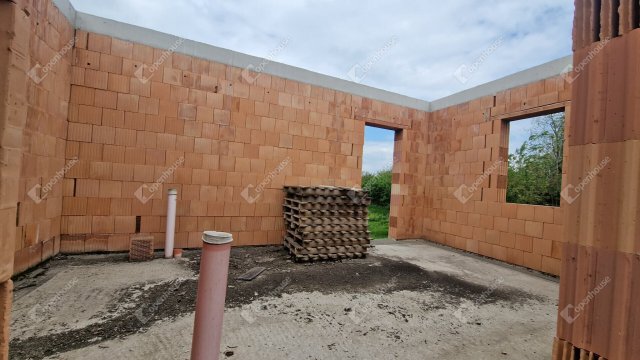 Eladó családi ház, Csémen 29.9 M Ft, 3 szobás