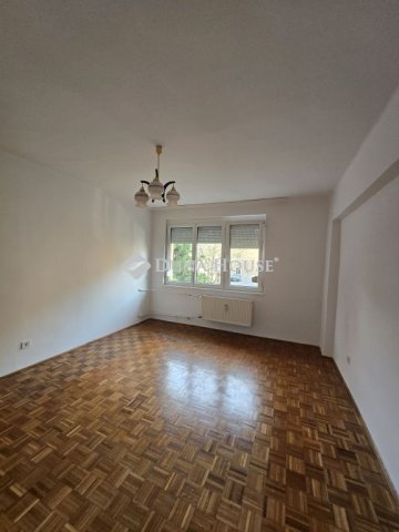 Eladó téglalakás, Várpalotán, Táncsics Mihály utcában 47 M Ft