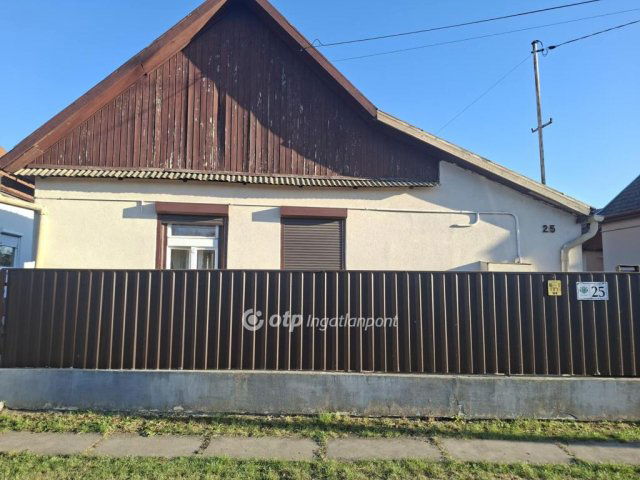 Eladó családi ház, Zagyvarékason 16.5 M Ft, 2 szobás