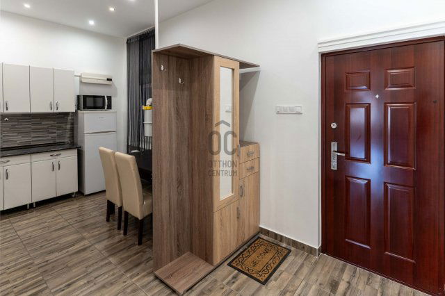 Eladó téglalakás, Szolnokon 52 M Ft, 3 szobás