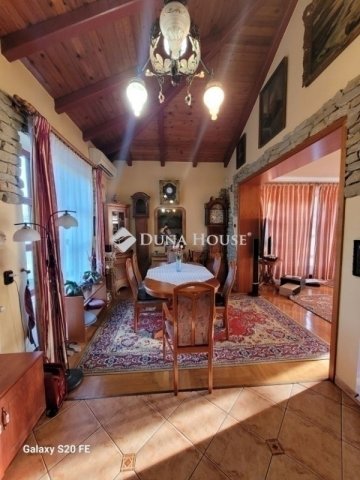Eladó családi ház, Vecsésen 149.9 M Ft, 5 szobás