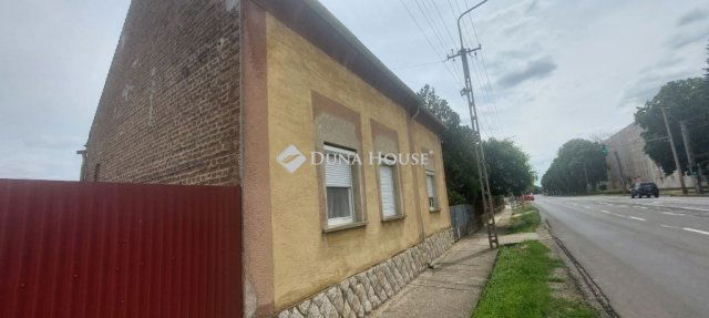 Eladó családi ház, Dombóváron, Teleki utcában 26.5 M Ft