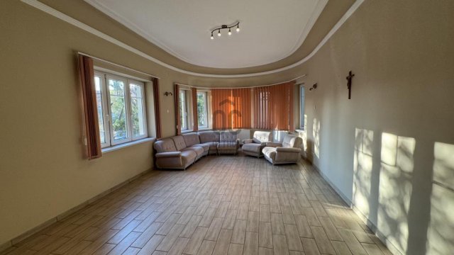 Eladó családi ház, Budapesten, X. kerületben 265 M Ft, 7 szobás