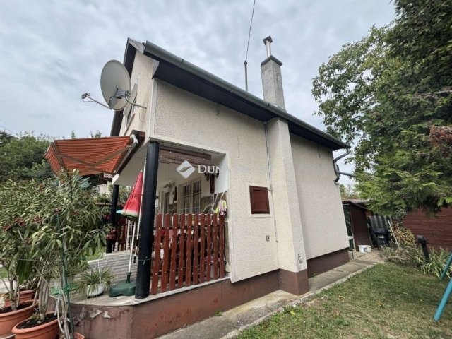 Eladó családi ház, Tasson 19.9 M Ft, 2 szobás