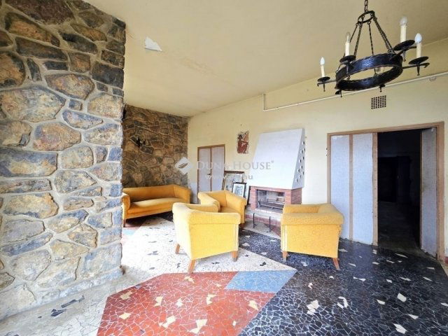 Eladó családi ház, Pécsett 129.9 M Ft, 5 szobás