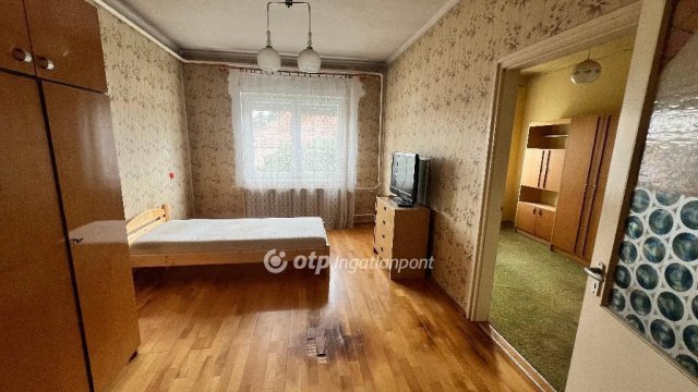 Eladó családi ház, Ugodon 33.9 M Ft, 5 szobás