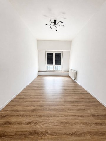 Eladó téglalakás, Keszthelyen 42.9 M Ft, 1 szobás