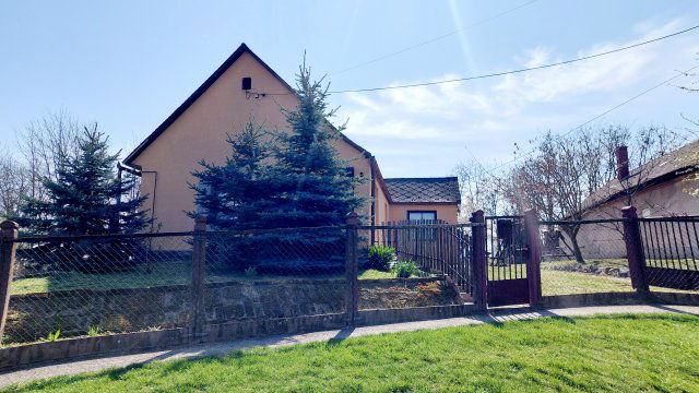 Eladó családi ház, Iregszemcsén 24.9 M Ft, 4 szobás