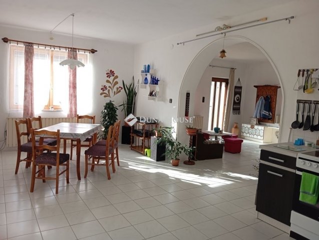 Eladó családi ház, Kiskunlacházán 85 M Ft, 5 szobás