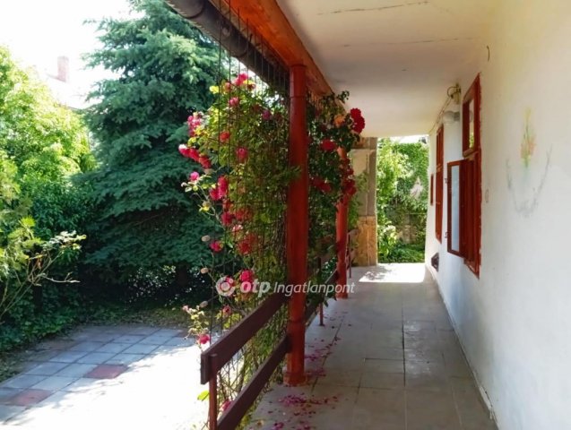 Eladó családi ház, Várdombon 17.6 M Ft, 2+2 szobás