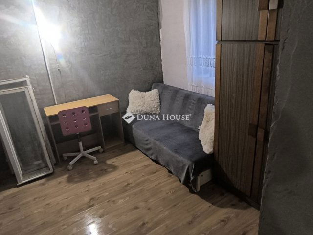 Eladó családi ház, Tolnanémedin 10 M Ft, 2 szobás