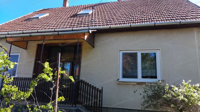 Eladó családi ház, Jászapátiban 25 M Ft, 4 szobás