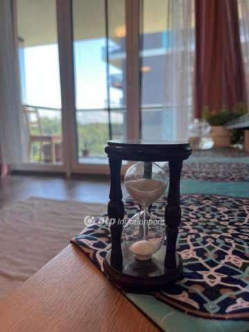 Eladó téglalakás, Budapesten, III. kerületben 99 M Ft, 2 szobás