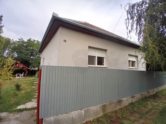 Eladó családi ház, Zsámbokon 39.75 M Ft, 2 szobás