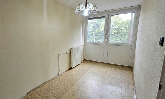 Eladó panellakás, Pécsett 38.99 M Ft, 2 szobás