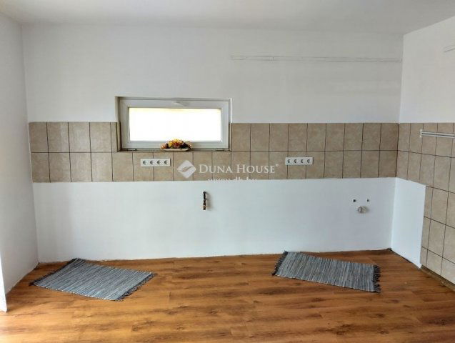 Eladó családi ház, Piliscséven 94.9 M Ft, 5 szobás