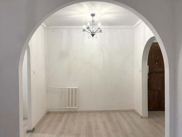 Eladó panellakás, Budapesten, III. kerületben 80 M Ft, 1+2 szobás