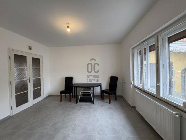 Eladó családi ház, Cegléden 58 M Ft, 3 szobás