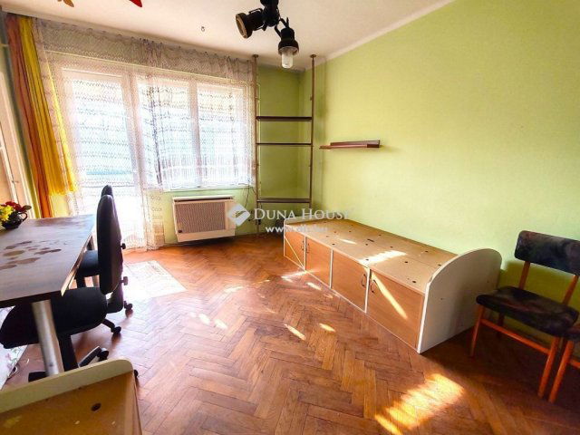 Eladó téglalakás, Békéscsabán 16.99 M Ft, 2 szobás
