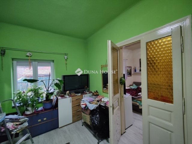 Eladó családi ház, Vecsésen 49.5 M Ft, 2 szobás