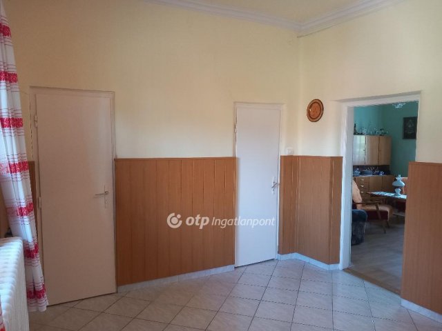 Eladó családi ház, Mikepércsen 58.99 M Ft, 2 szobás