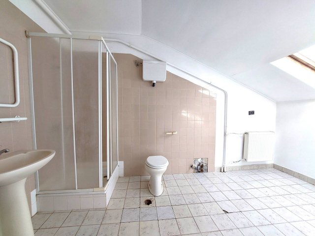 Eladó családi ház, Szigetszentmiklóson 120 M Ft, 4 szobás