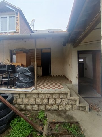 Eladó családi ház, Szentlőrincen 14.99 M Ft, 1 szobás