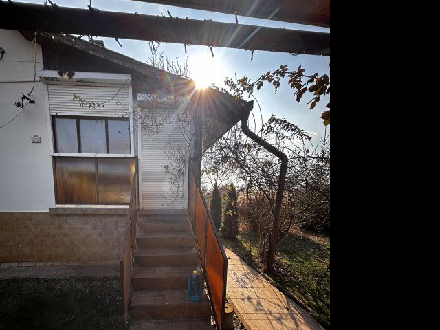 Eladó nyaraló, Szegeden 40 M Ft, 2 szobás / költözzbe.hu