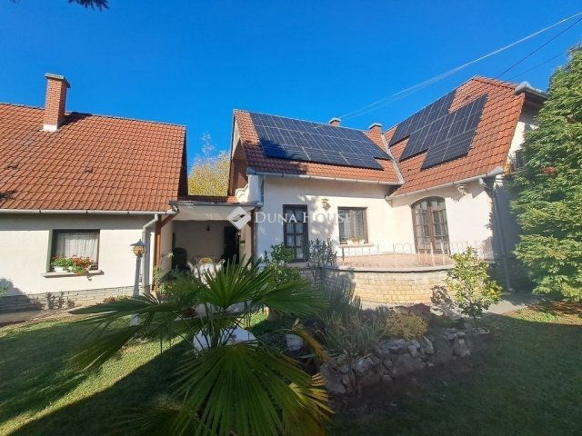 Eladó családi ház, Bólyban 89.9 M Ft, 5 szobás