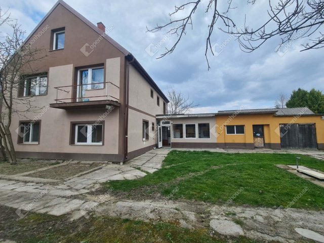 Eladó családi ház, Dunaszegen 149 M Ft, 7 szobás