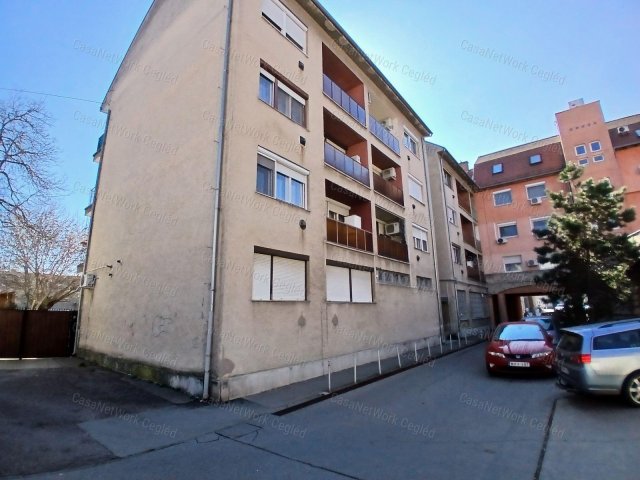 Eladó téglalakás, Cegléden 61.9 M Ft, 3 szobás