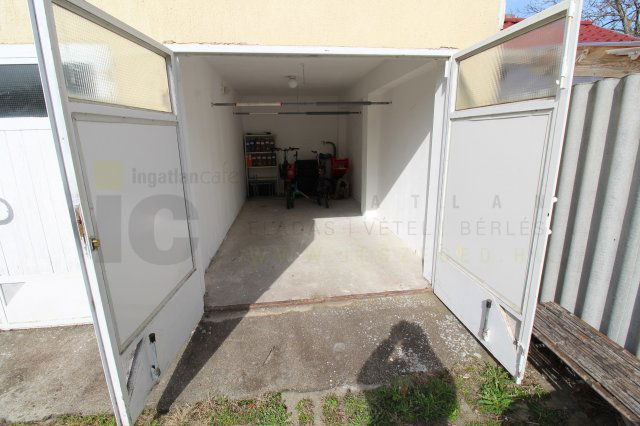 Eladó garázs, Szegeden 8.9 M Ft / költözzbe.hu