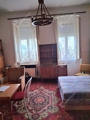 Eladó családi ház, Komáromban 44.9 M Ft, 3 szobás